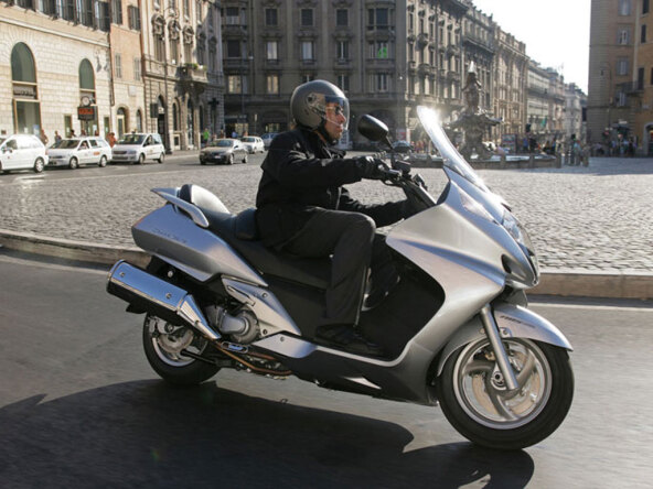 Honda FJS600A Silver Wing